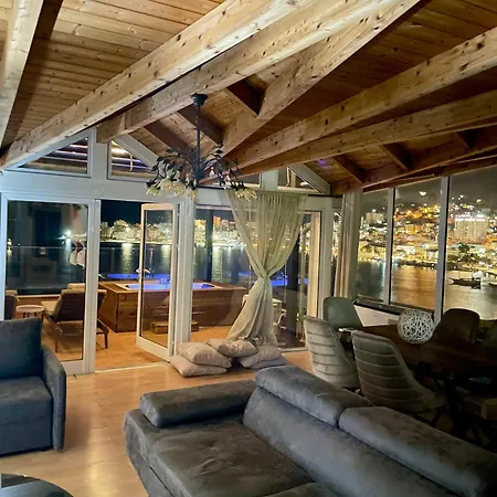 Lägenhet Seaview Golden Penthouse