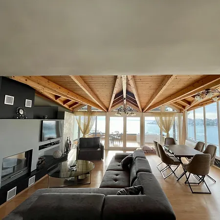 Seaview Golden Penthouse * Sarandë