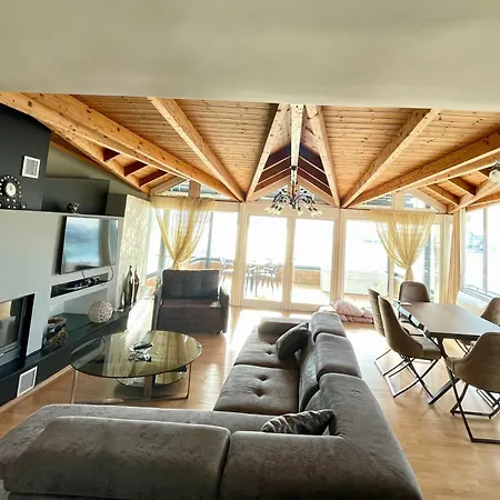 Seaview Golden Penthouse