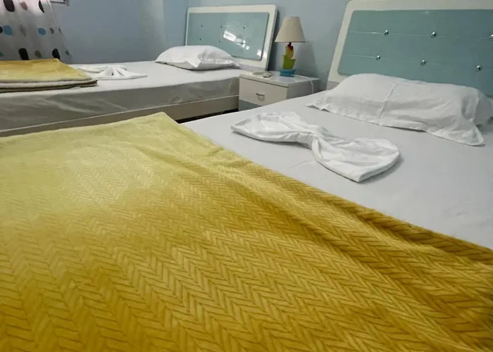 Seaview Golden Penthouse Apartament *